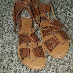 NWOT girls lace up gladiator sandal